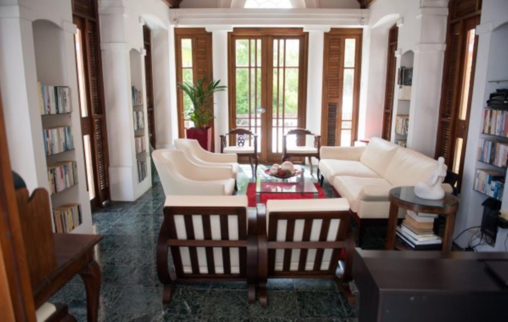 Being Villa Plymouth ภายนอก รูปภาพ