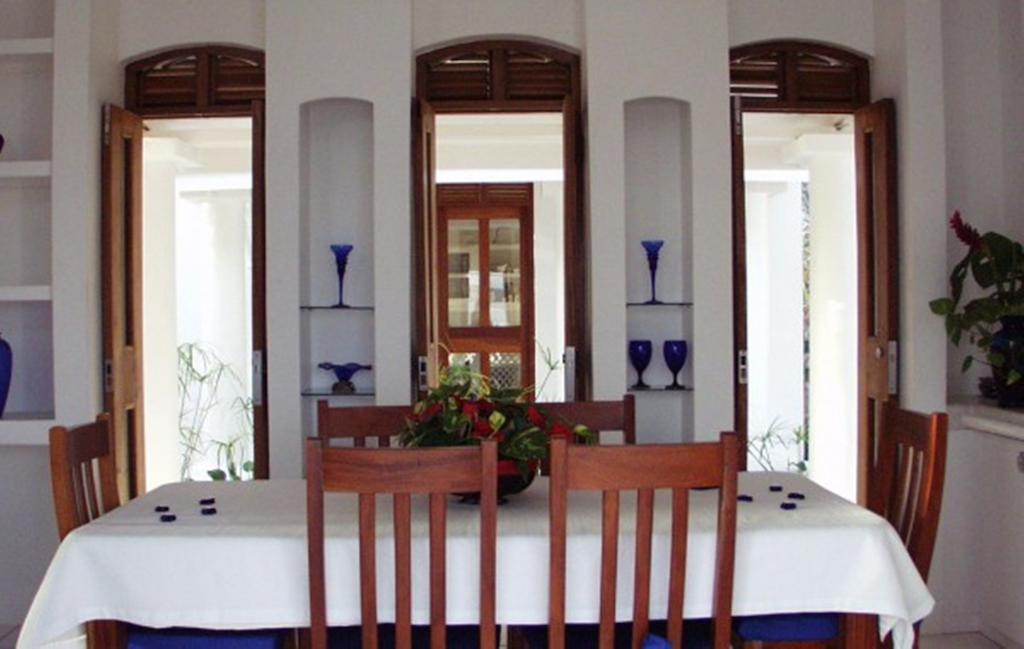 Being Villa Plymouth ภายนอก รูปภาพ
